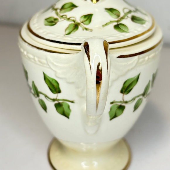 Homer Laughlin Georgian Eggshell Cotillion Magnolia Pattern Sugar Bowl and Lid - Picture 8 of 14